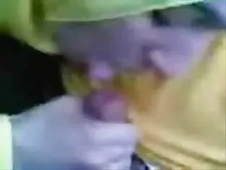 لزبین ها شروع به تسلط سکس سینه خوردن بر زیبایی می کنند