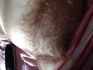دو زن عکس سینه های سکسی برای برقراری رابطه عاشقانه با شخص زنجیر شده آزاد می شوند