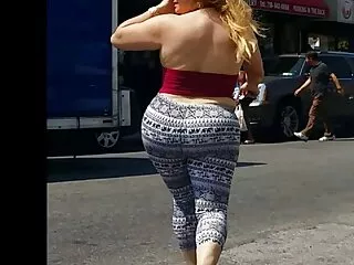 حرامزاده لاغر به عروسک زیبا معشوقه اش برخورد می فیلم سکسی زنان سینه بزرگ کند