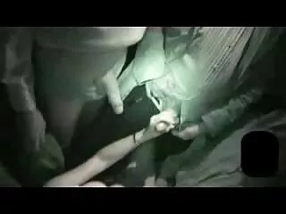 آلیس در چت انگشتانش را جلوی پستان و سکس دوربین می بندد