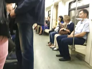 سبزه بزرگ بیدمشک با پسر روی سکس و سینه مبل رابطه جنسی برقرار می کند
