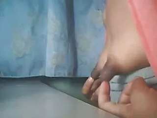 دو لزبین ناز سکس با پستان با لرزش همدیگر را به ارگاسم می رسانند