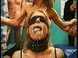 مرد دختر بد را با sex سینه لعنتی سخت تنبیه کرد