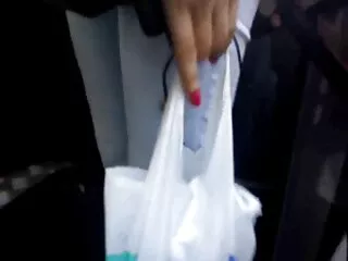 مدل بلند و باریک با انگشتان خود را ارگاسم سکس سینه خوردن می کند